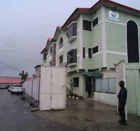 Alluring View Hotel - Toyin Sreet إيكجا المظهر الخارجي الصورة