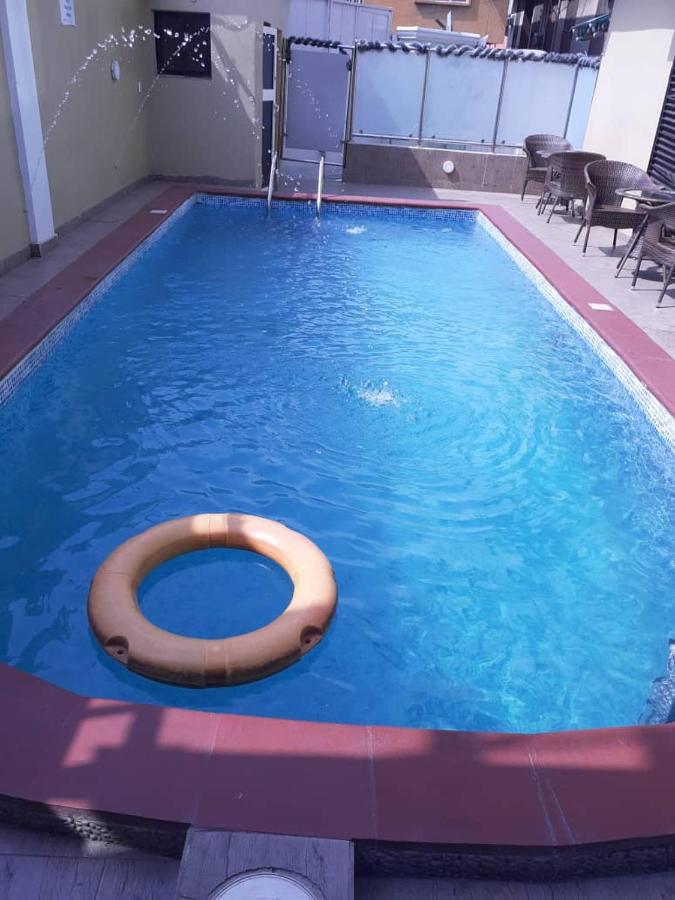 Alluring View Hotel - Toyin Sreet إيكجا المظهر الخارجي الصورة