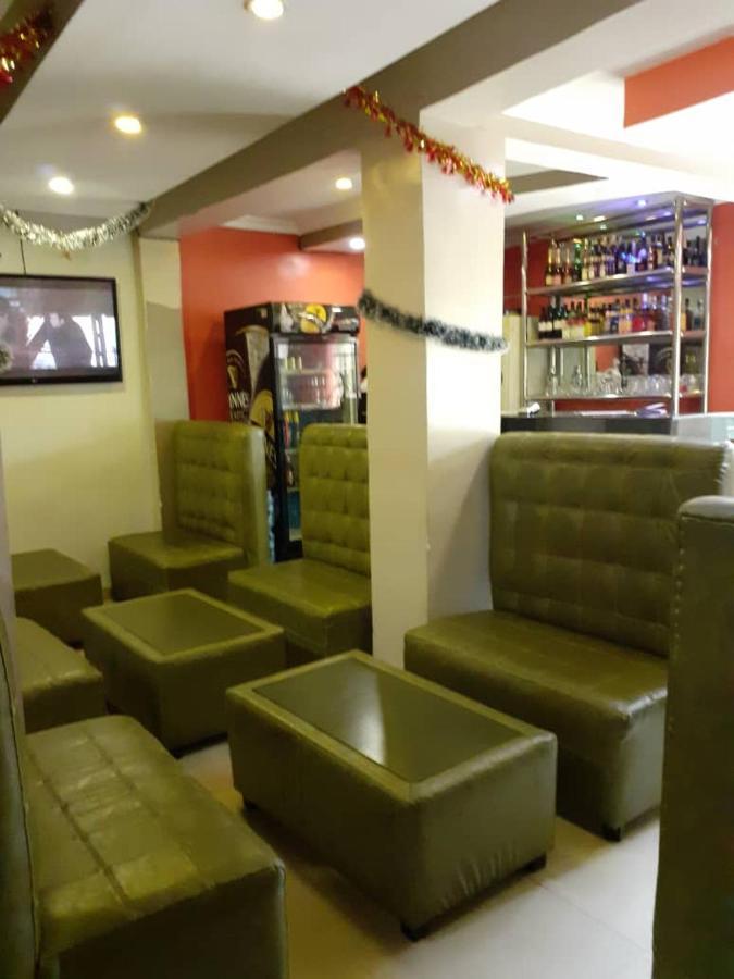 Alluring View Hotel - Toyin Sreet إيكجا المظهر الخارجي الصورة